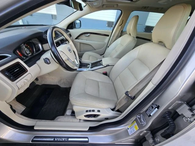 2016 Volvo XC70 3rd Gen - Image 12 of 21