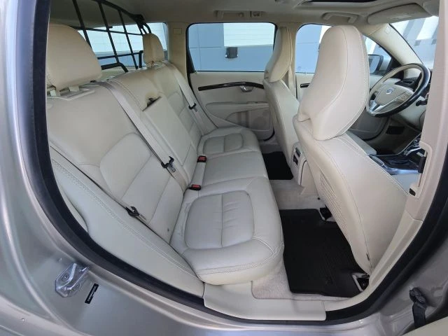 2016 Volvo XC70 3rd Gen - Image 17 of 21