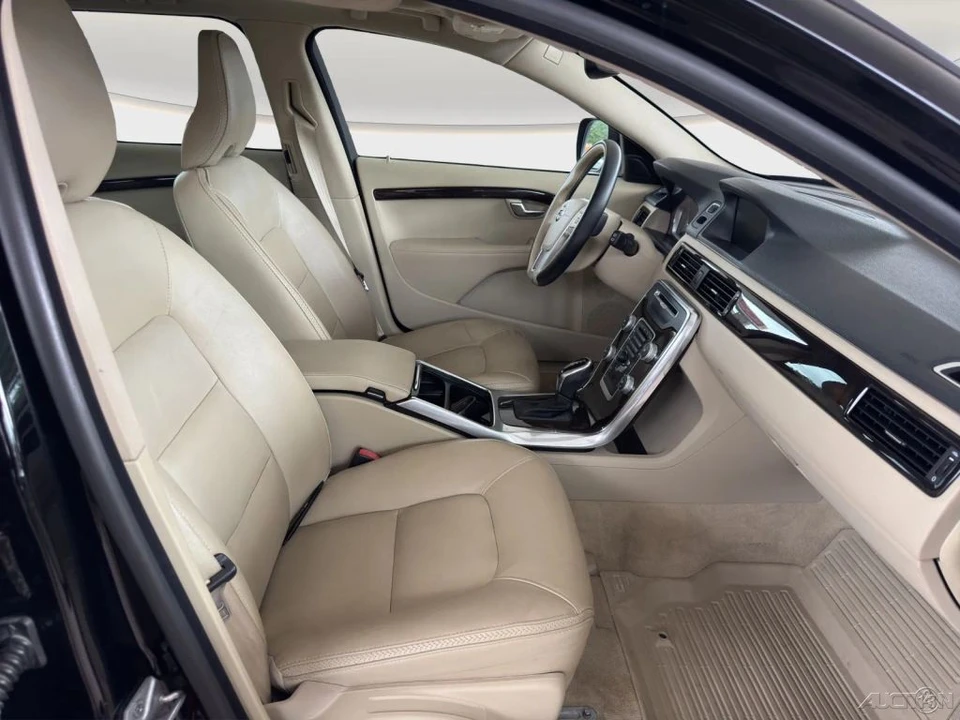 2016 Volvo XC70 3rd Gen - Image 19 of 21