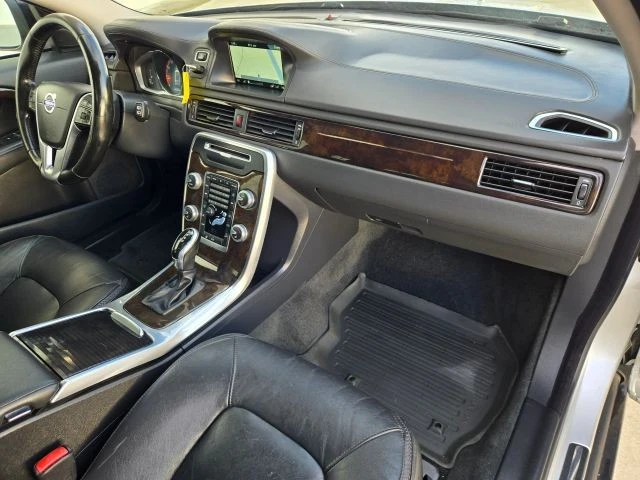 2016 Volvo XC70 3rd Gen - Image 2 of 21