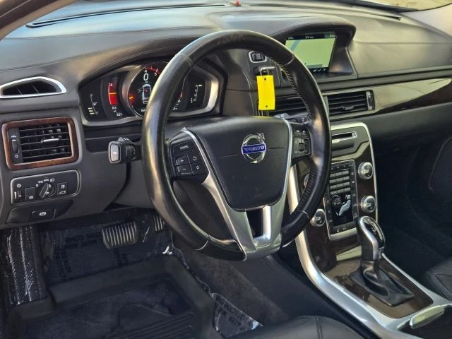 2016 Volvo XC70 3rd Gen - Image 11 of 31