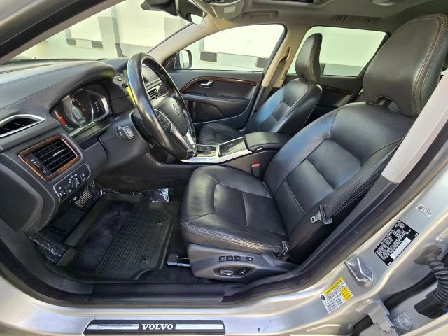 2016 Volvo XC70 3rd Gen - Image 12 of 31