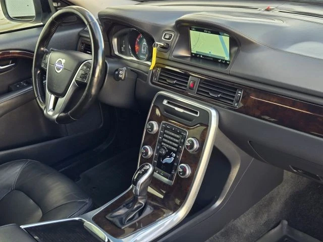 2016 Volvo XC70 3rd Gen - Image 22 of 31