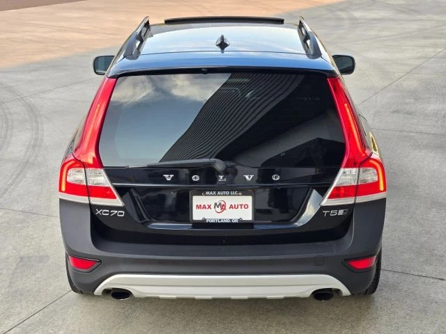 2016 Volvo XC70 3rd Gen - Image 7 of 31