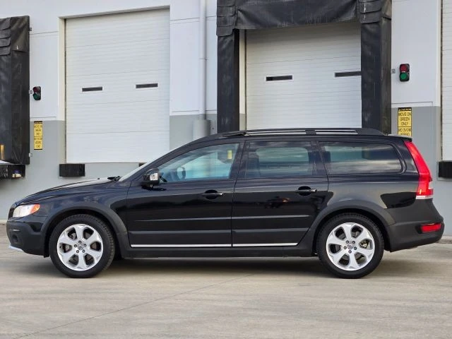 2016 Volvo XC70 3rd Gen - Image 5 of 31