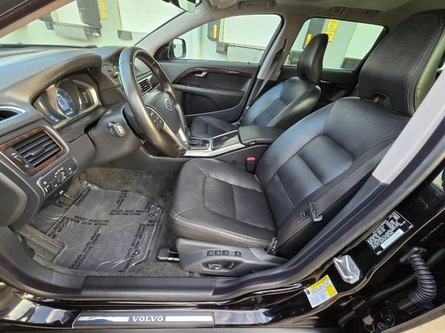 2016 Volvo XC70 3rd Gen - Image 12 of 31