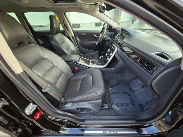 2016 Volvo XC70 3rd Gen - Image 20 of 31