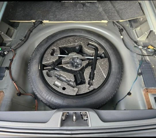 2016 Volvo XC70 3rd Gen - Image 17 of 31