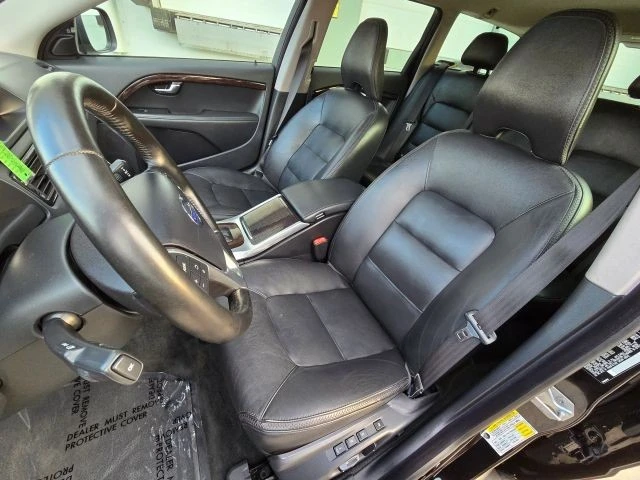 2016 Volvo XC70 3rd Gen - Image 13 of 31