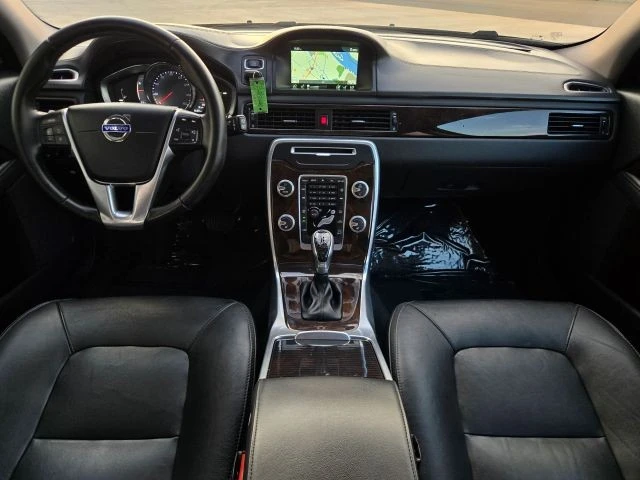 2016 Volvo XC70 3rd Gen - Image 24 of 31