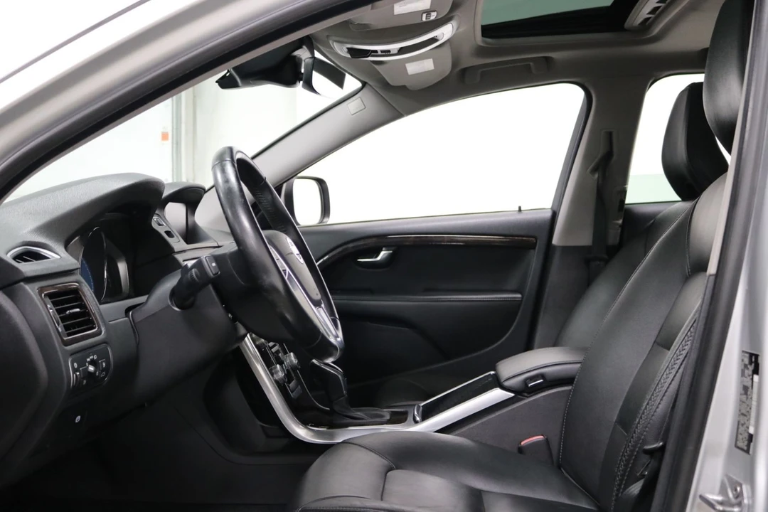 2016 Volvo XC70 3rd Gen - Image 12 of 12