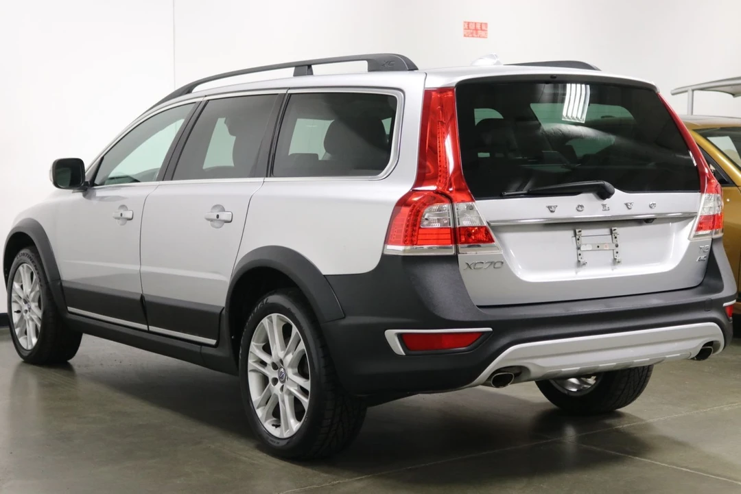 2016 Volvo XC70 3rd Gen - Image 6 of 12