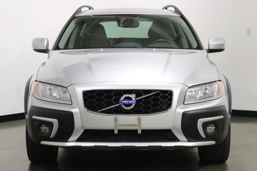 2016 Volvo XC70 3rd Gen - Image 3 of 12