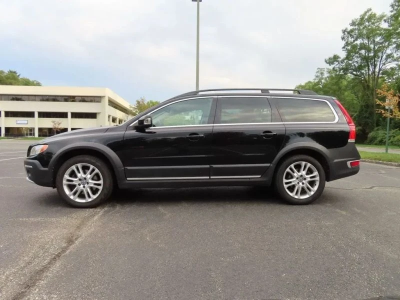 2016 Volvo XC70 3rd Gen - Image 10 of 12