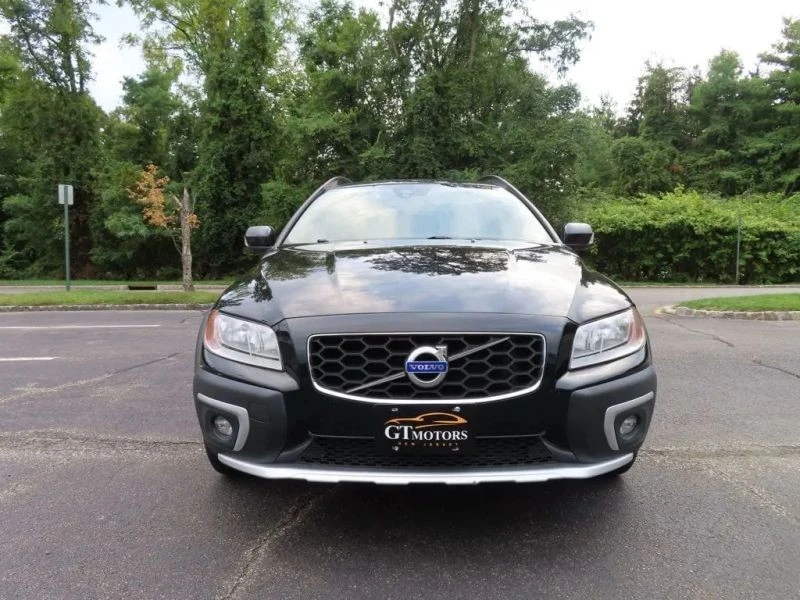 2016 Volvo XC70 3rd Gen - Image 2 of 12