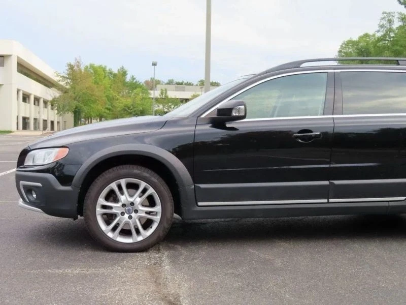 2016 Volvo XC70 3rd Gen - Image 11 of 12