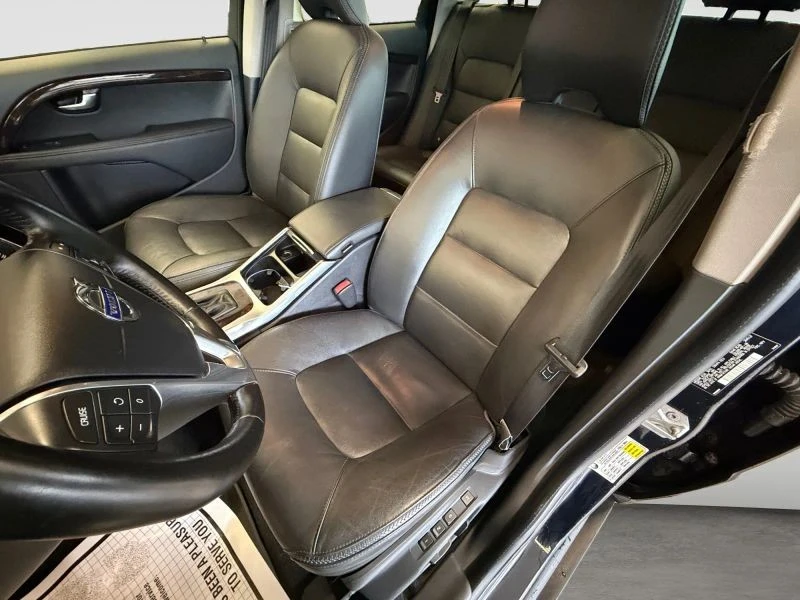 2016 Volvo XC70 3rd Gen - Image 11 of 12