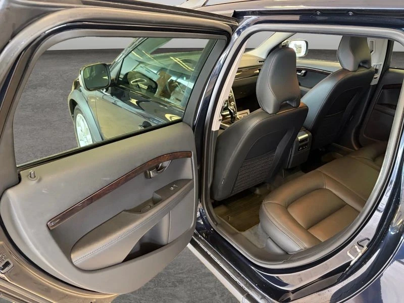 2016 Volvo XC70 3rd Gen - Image 12 of 12