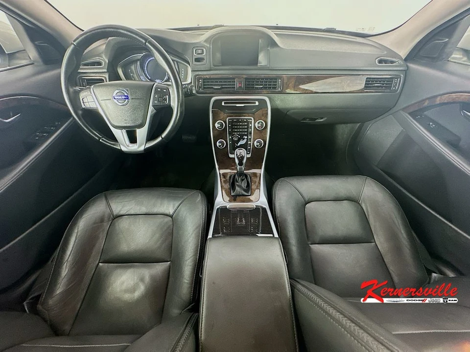 2016 Volvo XC70 3rd Gen - Image 10 of 24
