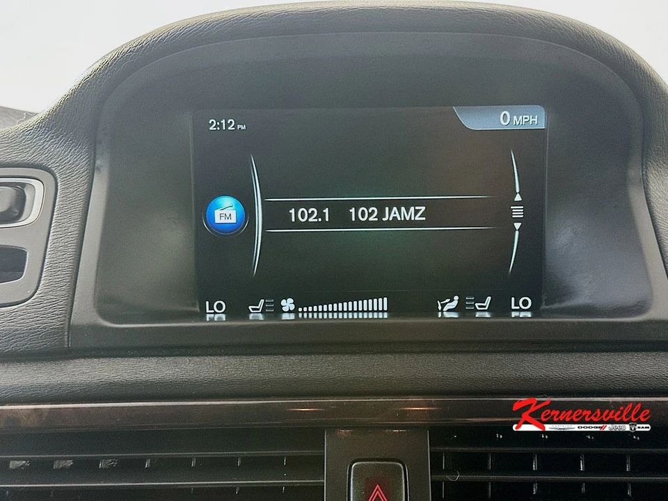 2016 Volvo XC70 3rd Gen - Image 17 of 24