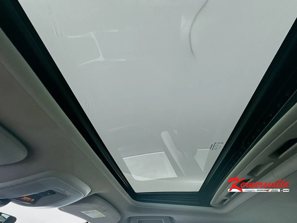 2016 Volvo XC70 3rd Gen - Image 21 of 24