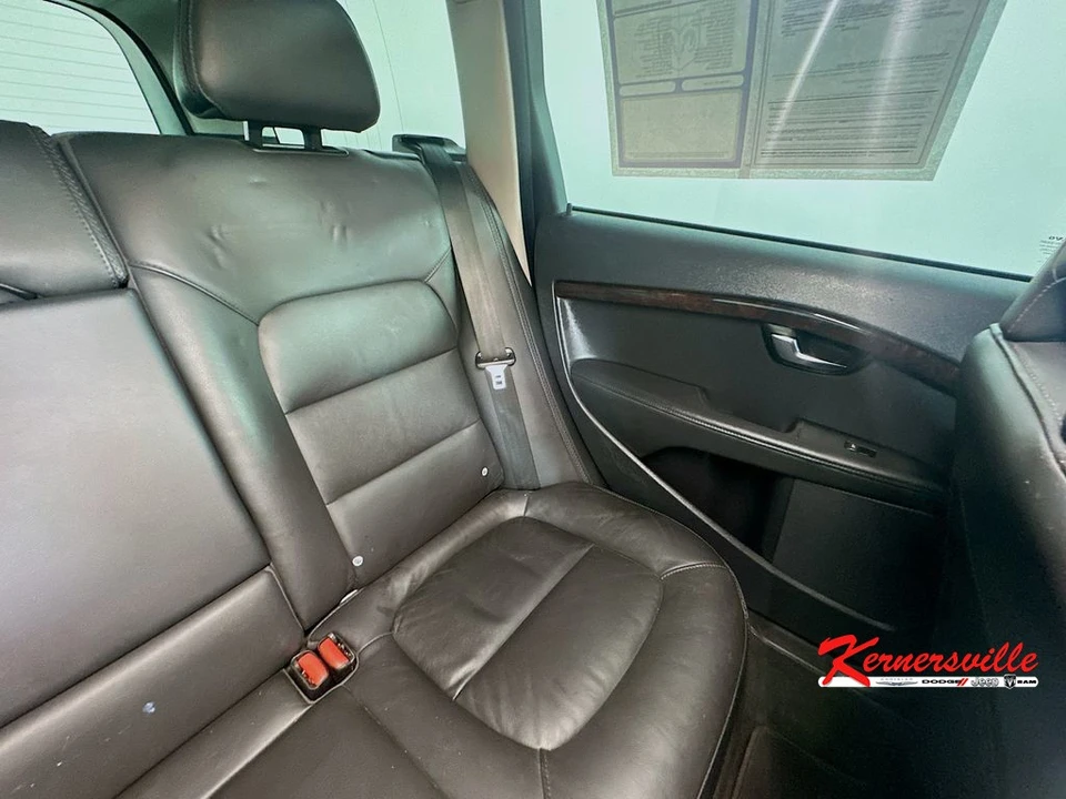 2016 Volvo XC70 3rd Gen - Image 14 of 24