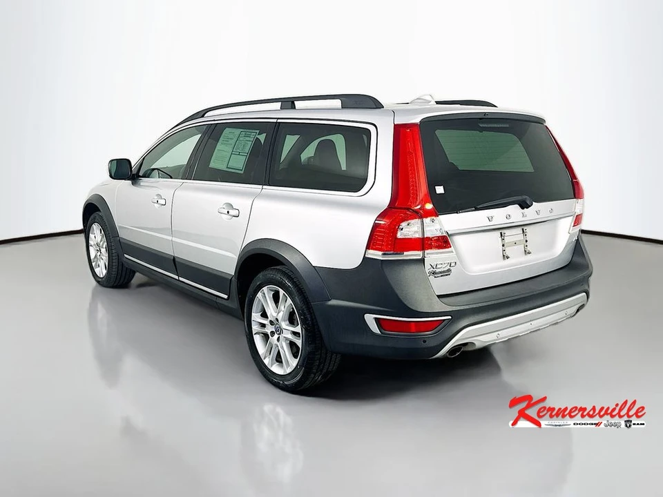 2016 Volvo XC70 3rd Gen - Image 5 of 24