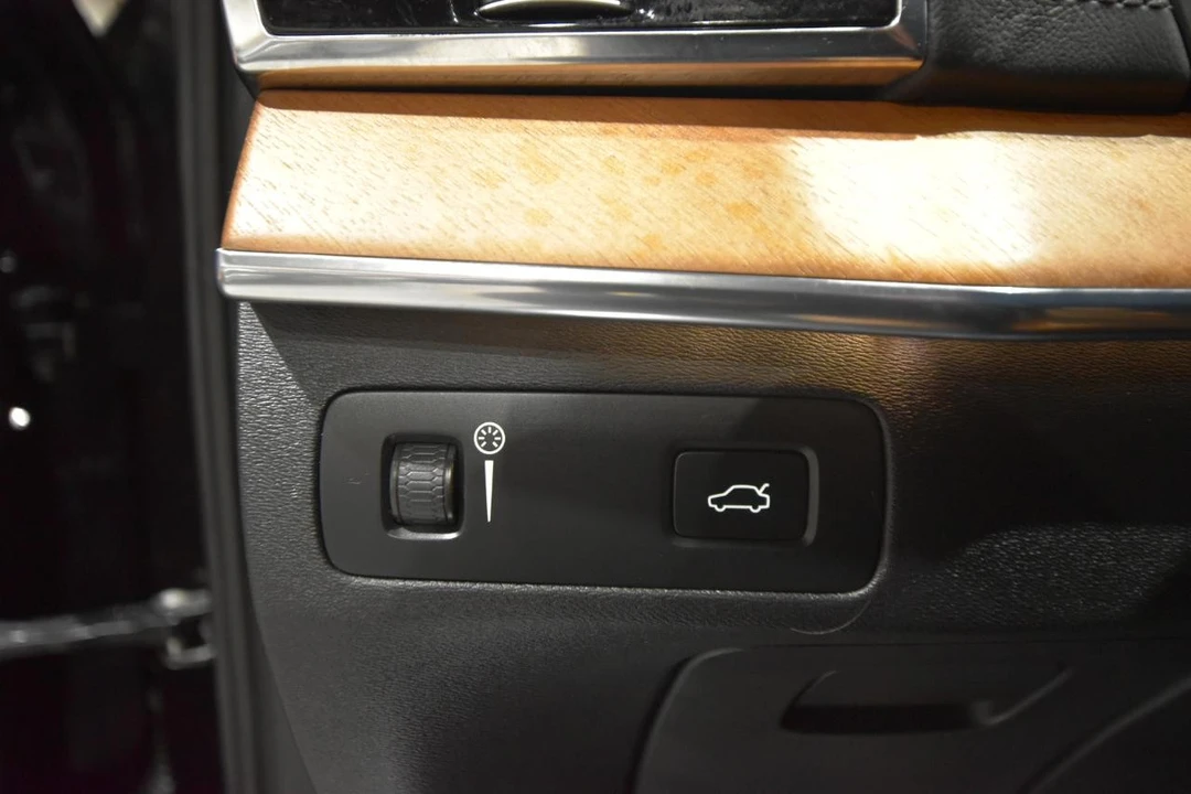 2016 Volvo XC90 2nd Gen - Image 16 of 21