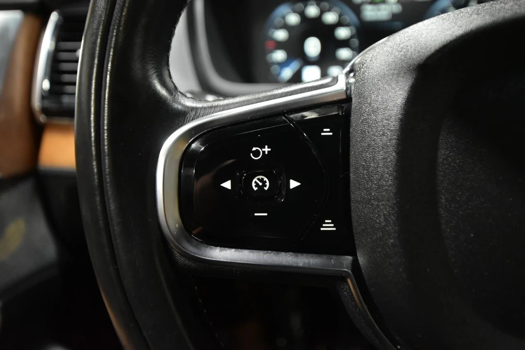 2016 Volvo XC90 2nd Gen - Image 18 of 21