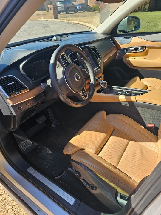 2016 Volvo XC90 2nd Gen - Image 15 of 21