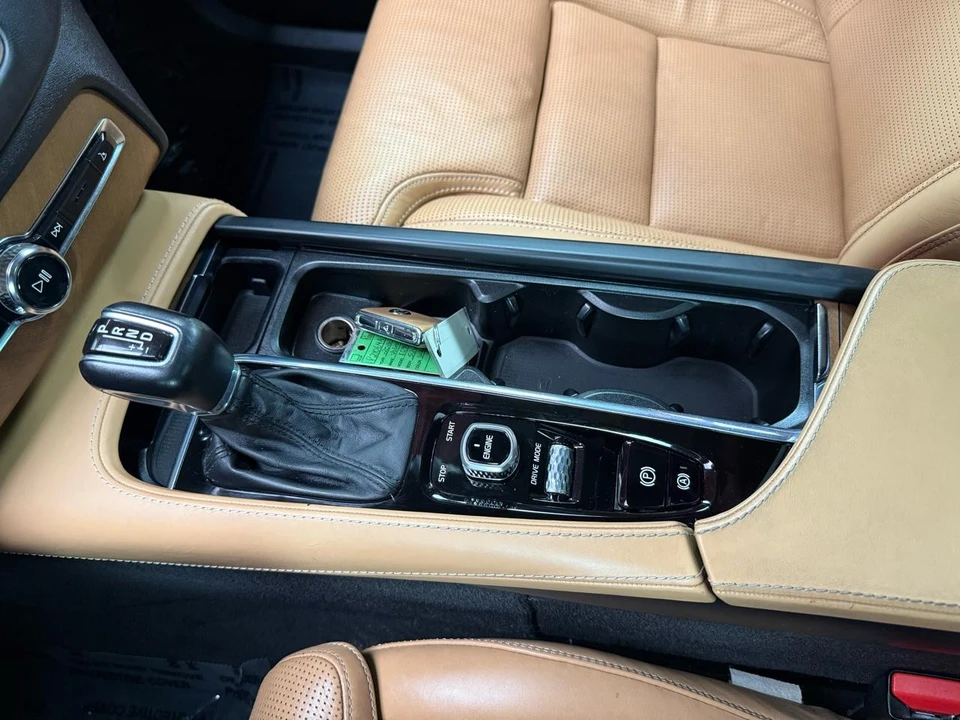 2016 Volvo XC90 2nd Gen - Image 20 of 21