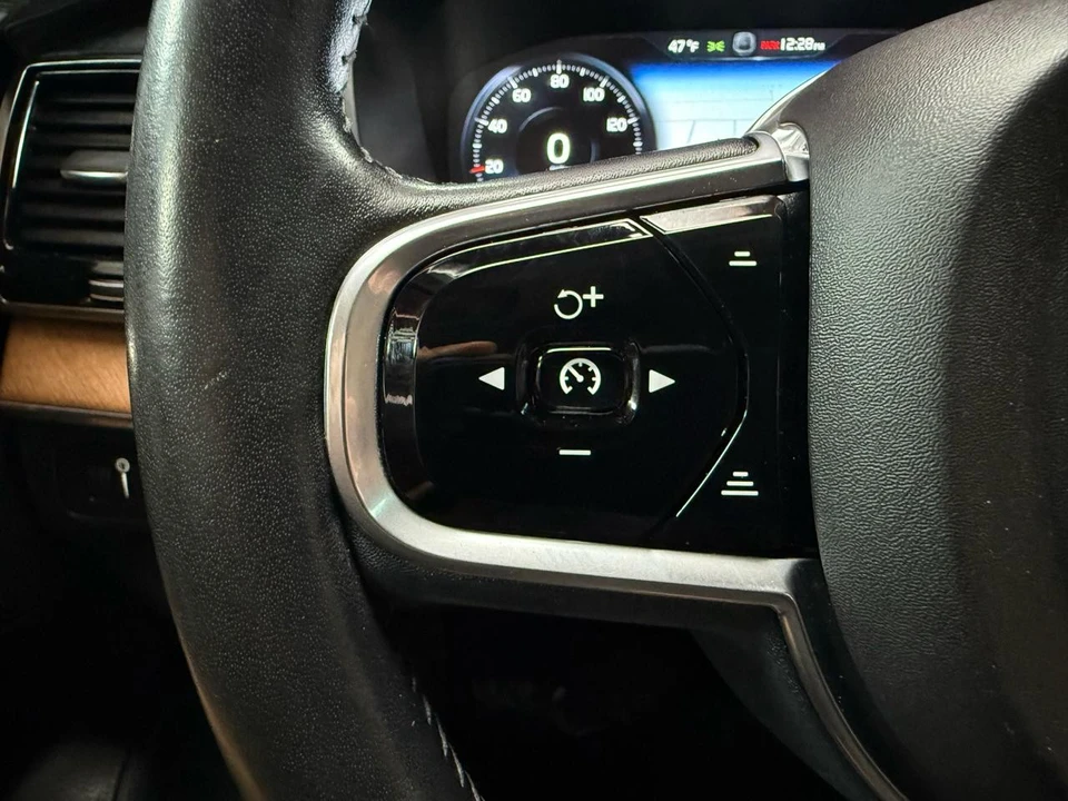 2016 Volvo XC90 2nd Gen - Image 15 of 21