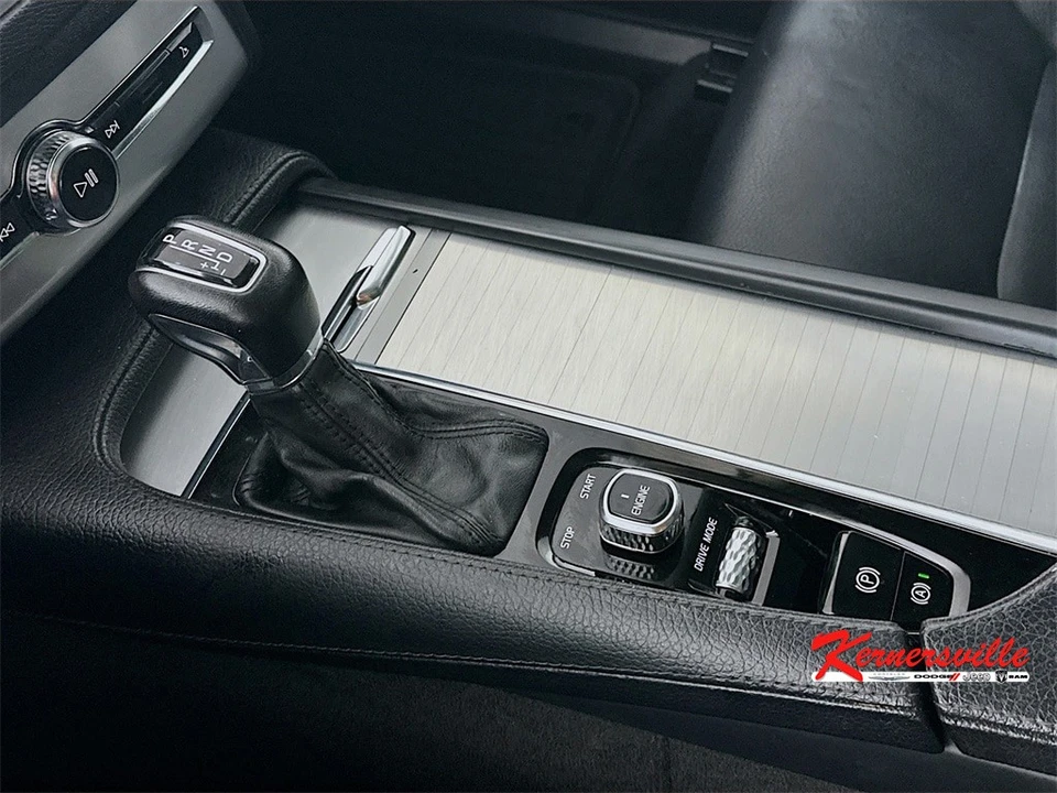 2016 Volvo XC90 2nd Gen - Image 16 of 21