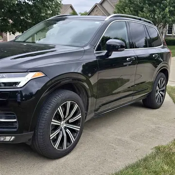 2016 Volvo XC90 T5 Momentum