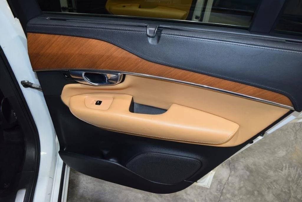 2016 Volvo XC90 2nd Gen - Image 21 of 21