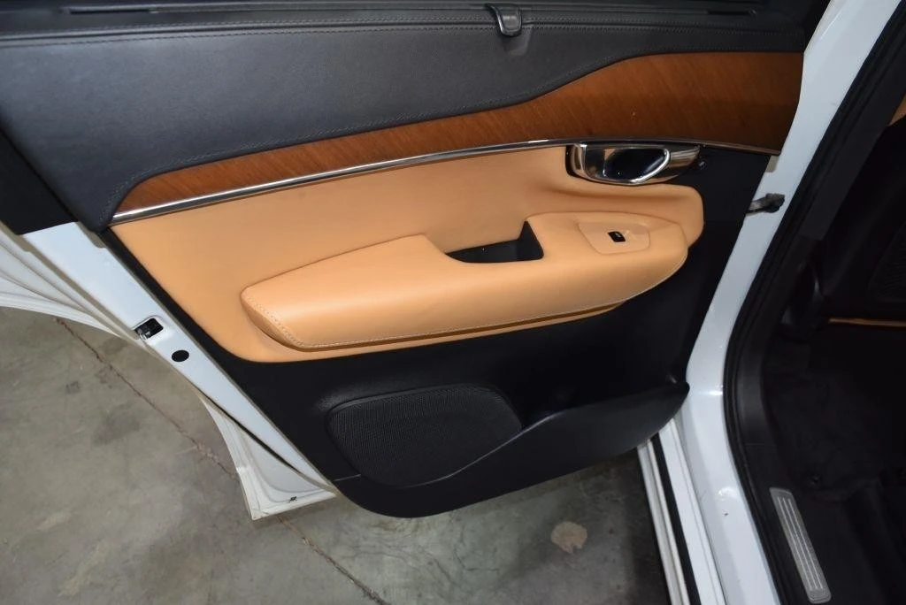 2016 Volvo XC90 2nd Gen - Image 18 of 21