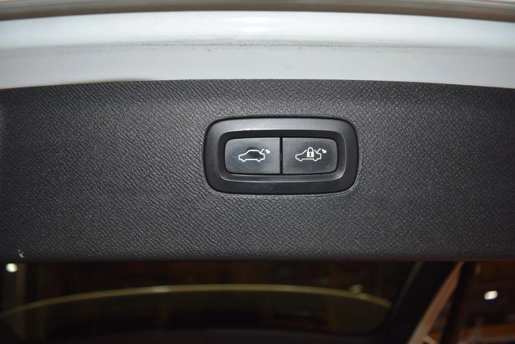 2016 Volvo XC90 2nd Gen - Image 15 of 21