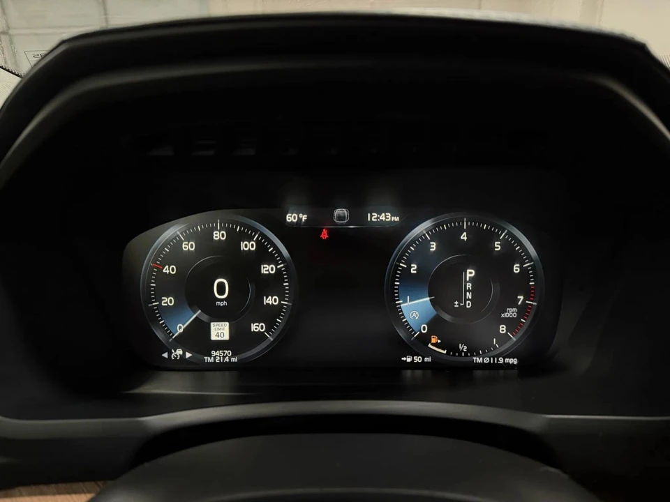 2016 Volvo XC90 2nd Gen - Image 13 of 19