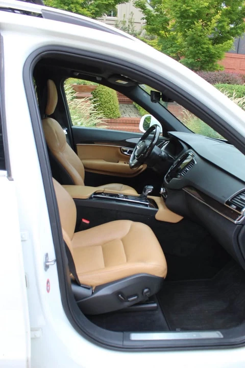 2016 Volvo XC90 2nd Gen - Image 9 of 16