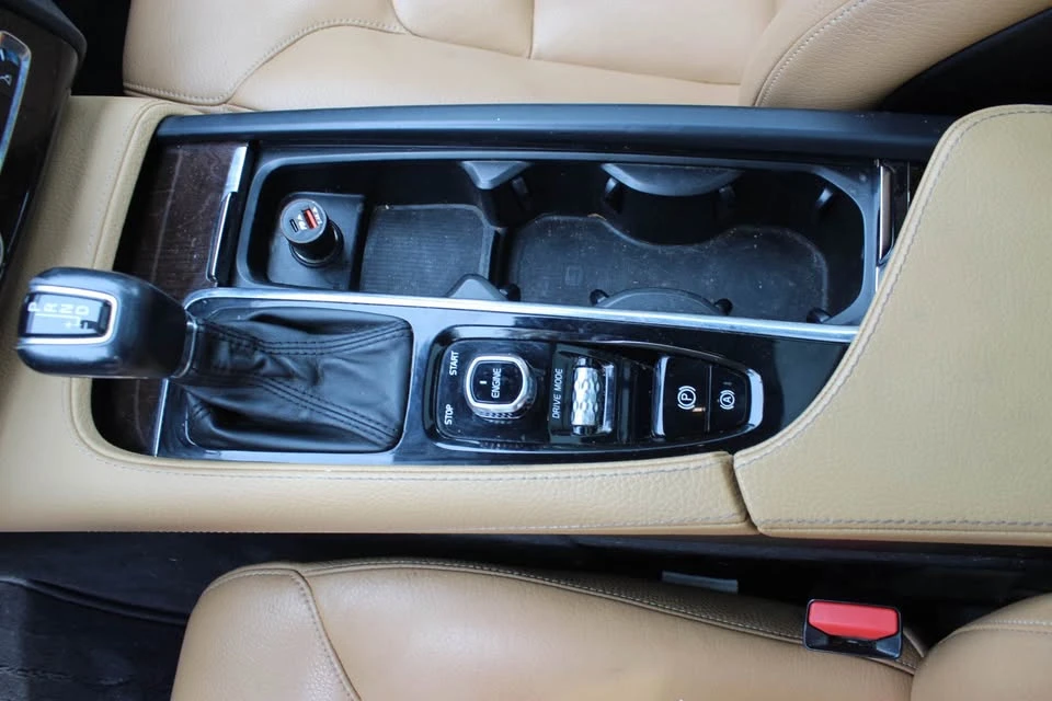 2016 Volvo XC90 2nd Gen - Image 8 of 16