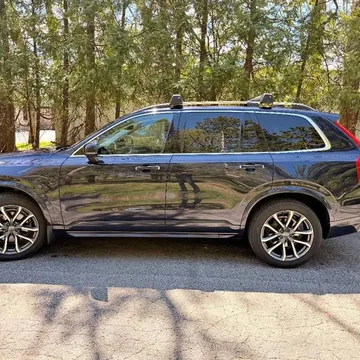 2016 Volvo XC90 T6 Momentum