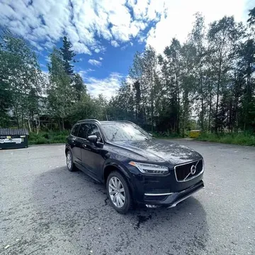 2016 Volvo XC90 T6 Momentum Sport Utility 4D