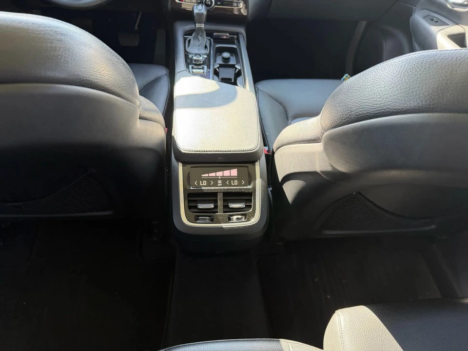 2016 Volvo XC90 2nd Gen - Image 11 of 20