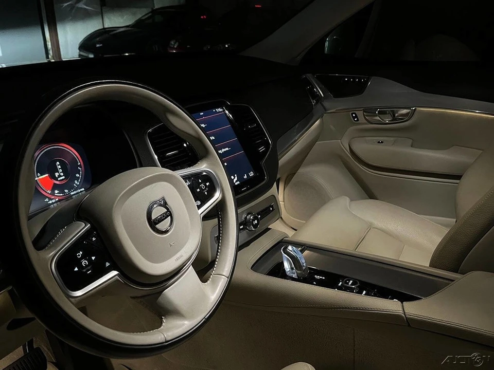 2016 Volvo XC90 2nd Gen - Image 19 of 21