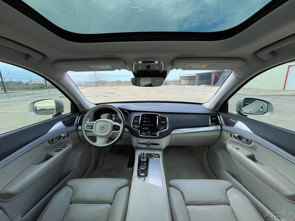 2016 Volvo XC90 2nd Gen - Image 16 of 21