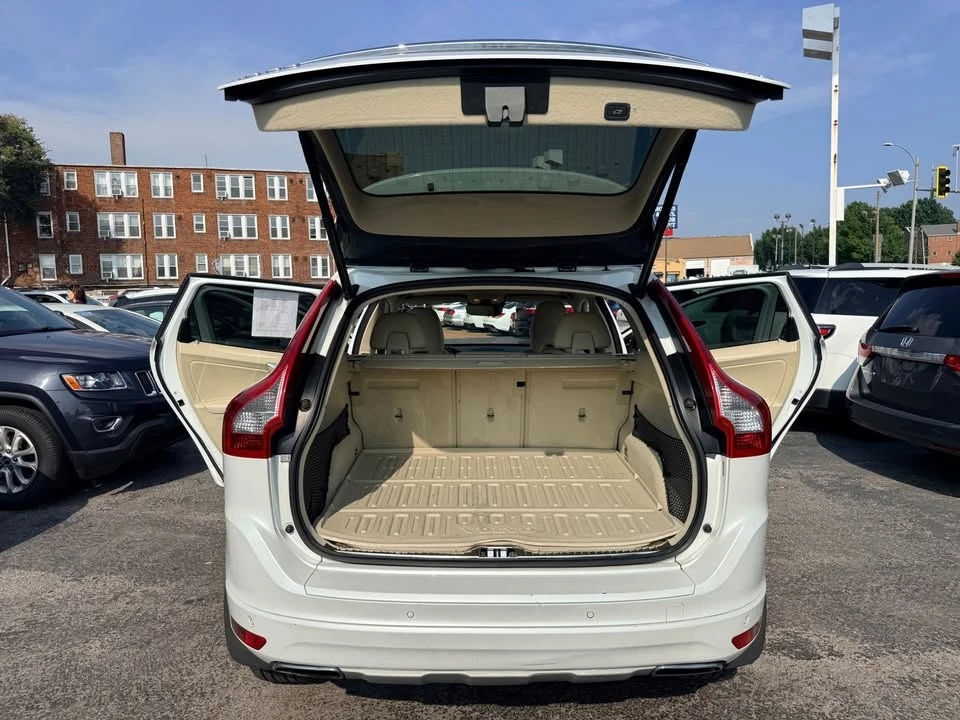 2016 Volvo XC60 1st Gen - Image 18 of 20