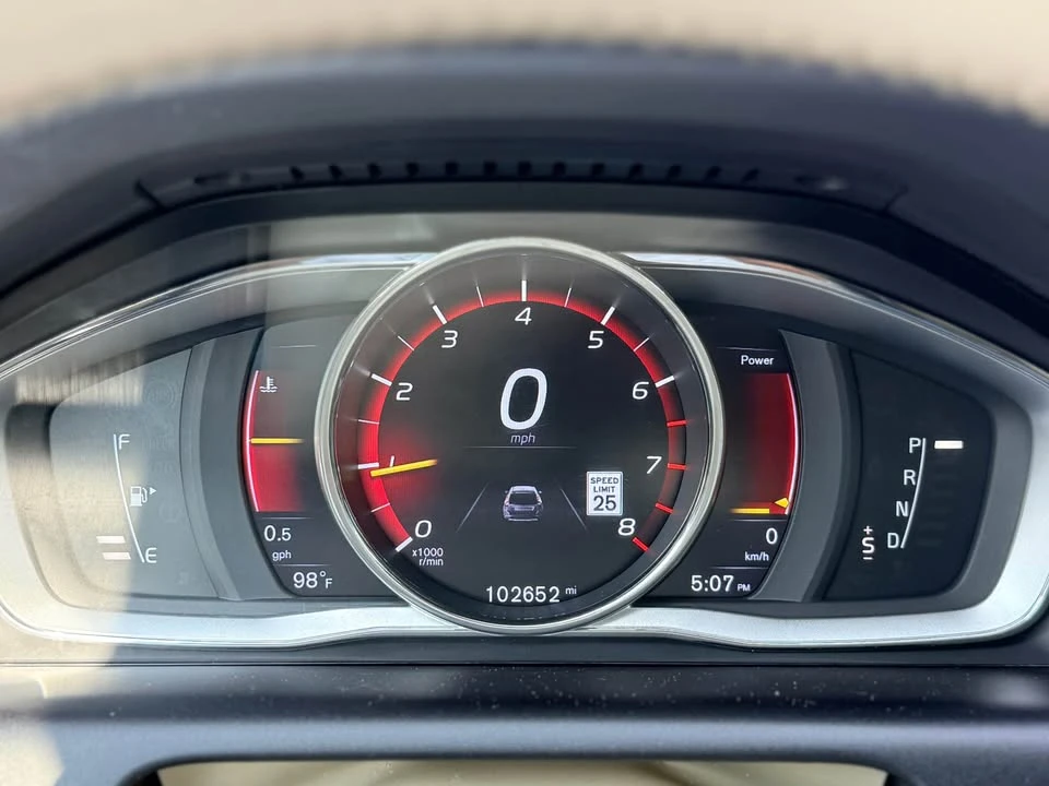 2016 Volvo XC60 1st Gen - Image 9 of 20