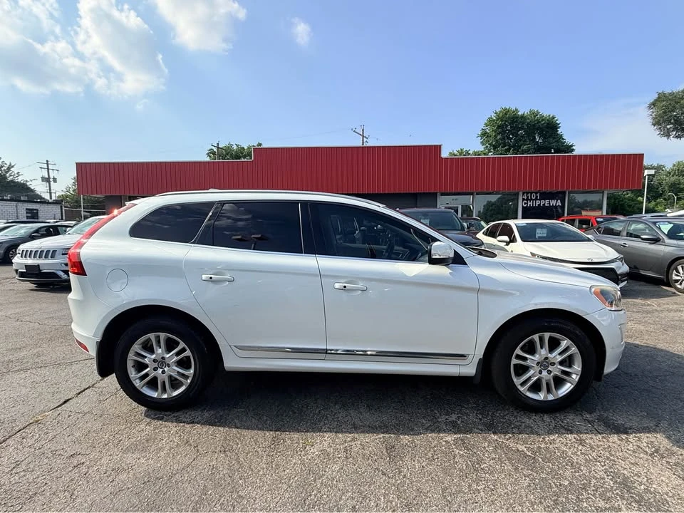 2016 Volvo XC60 1st Gen - Image 4 of 20
