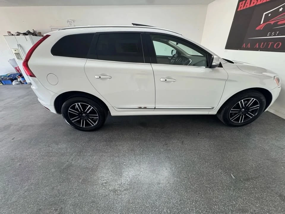 2016 Volvo XC60 1st Gen - Image 9 of 20