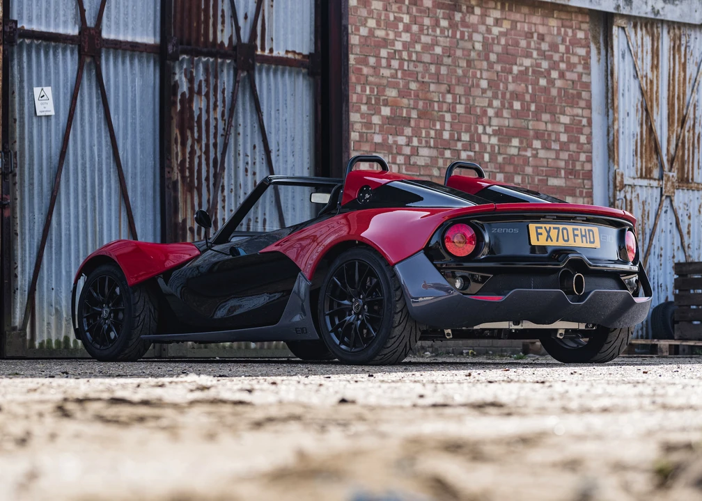 2016 Zenos - Image 15 of 31